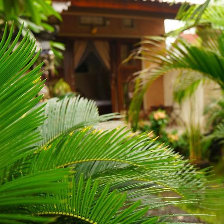 Rumahku Homestay Amed Esterno foto