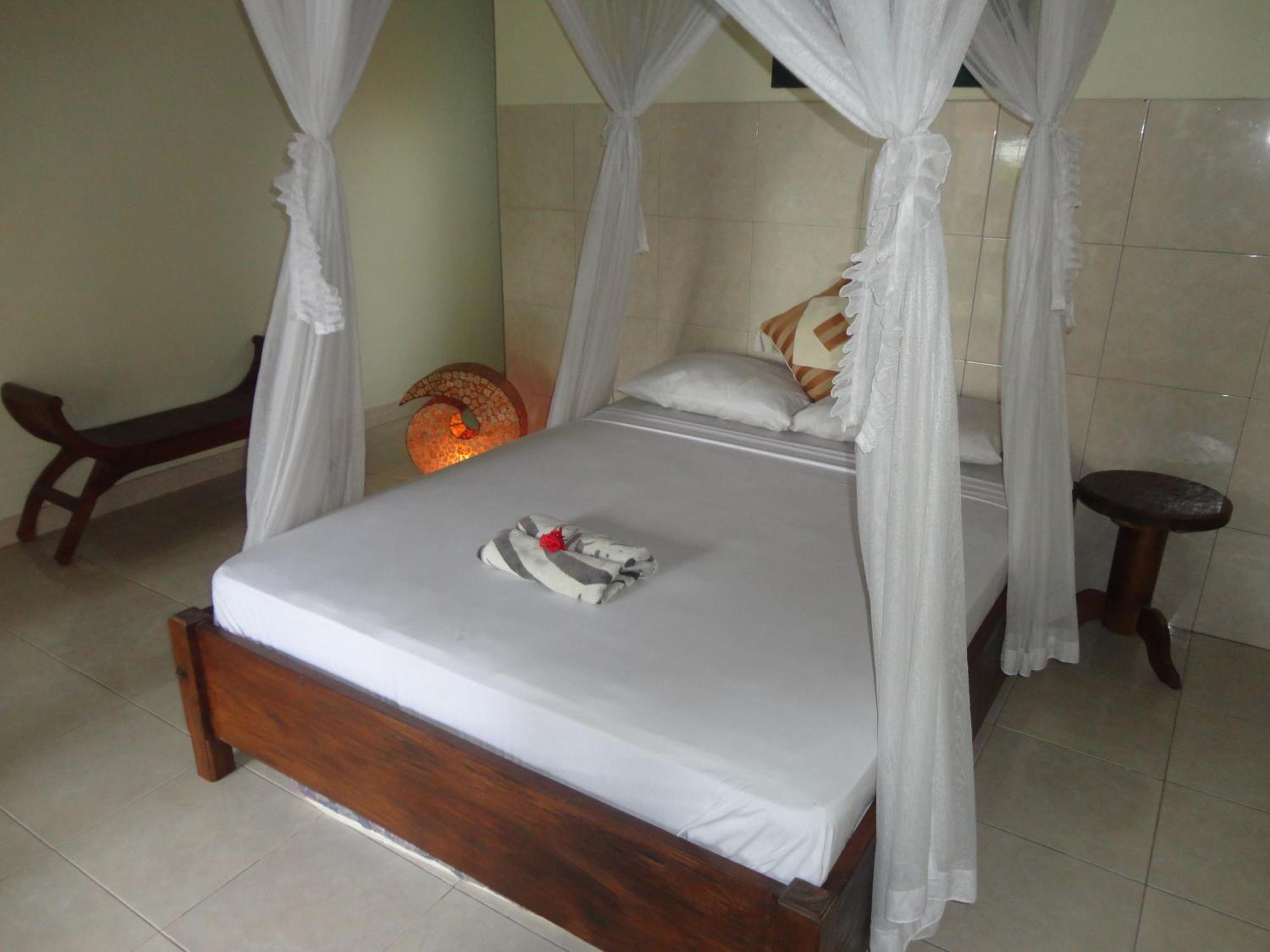 Rumahku Homestay Amed Esterno foto